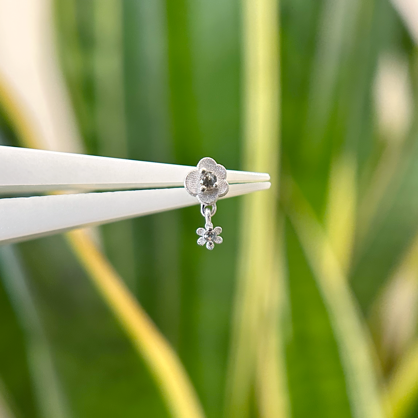 Bitty Oopsie Daisy Threadless End